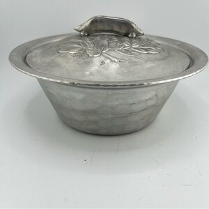 Everlast Hand Forged Hammered Silver Aluminum Bowl Lid Pea Vine Design 1038